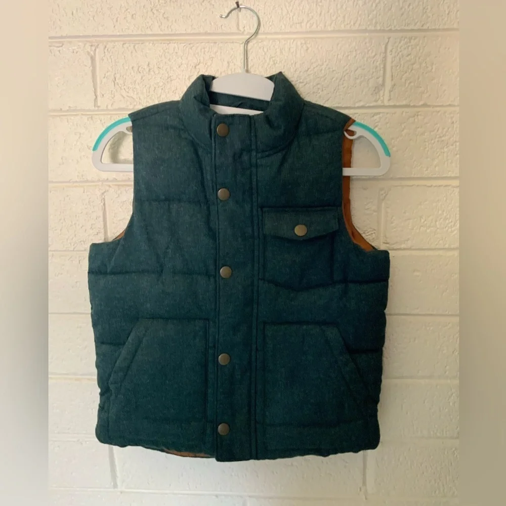 Boys Old Navy dark emerald Green puffer vest size Small 6/7